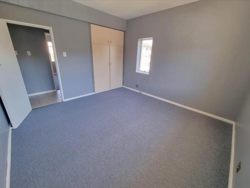 2 Bedroom Property for Sale in Oostersee Western Cape